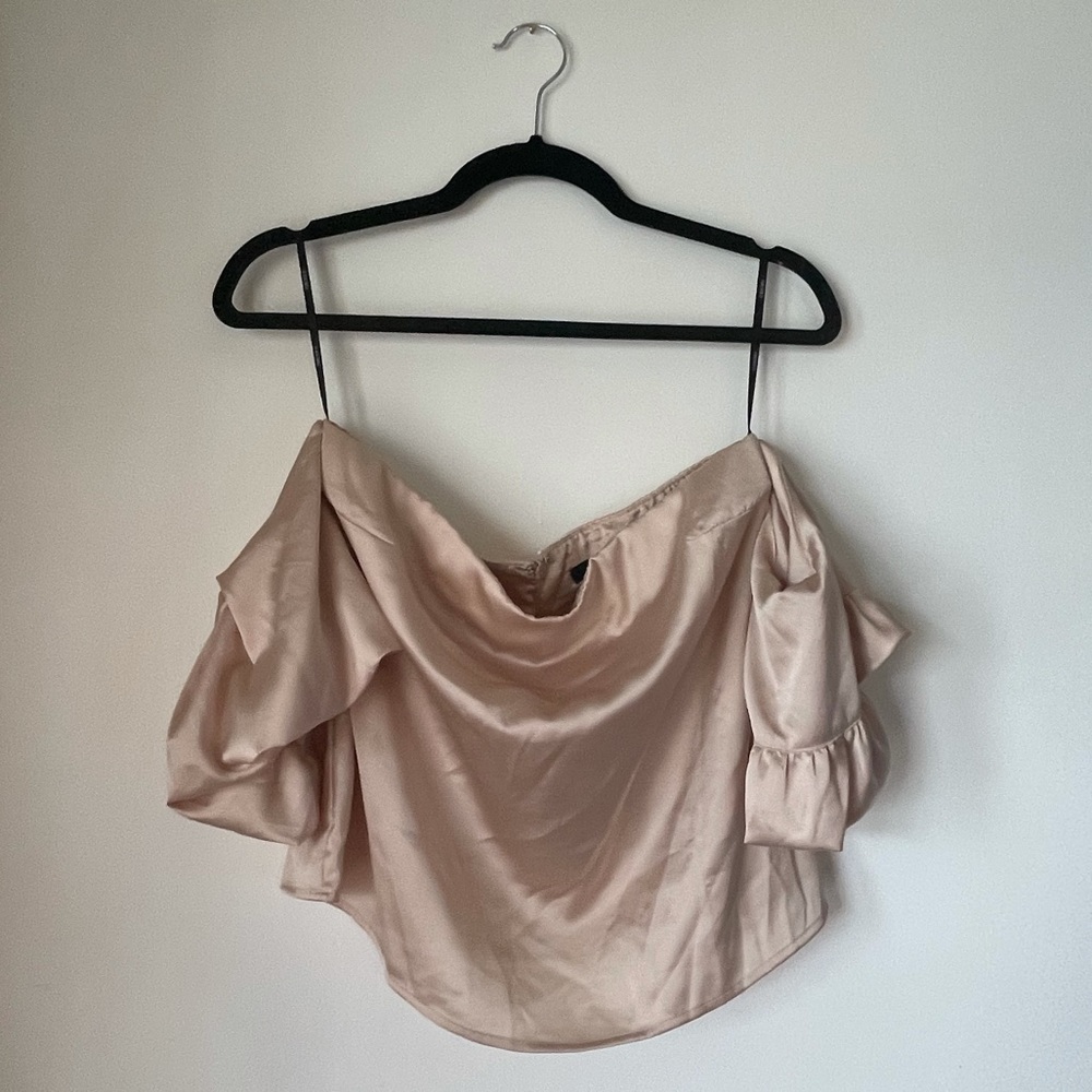 OFF-SHOULDER CHAMPAGNE TOP
